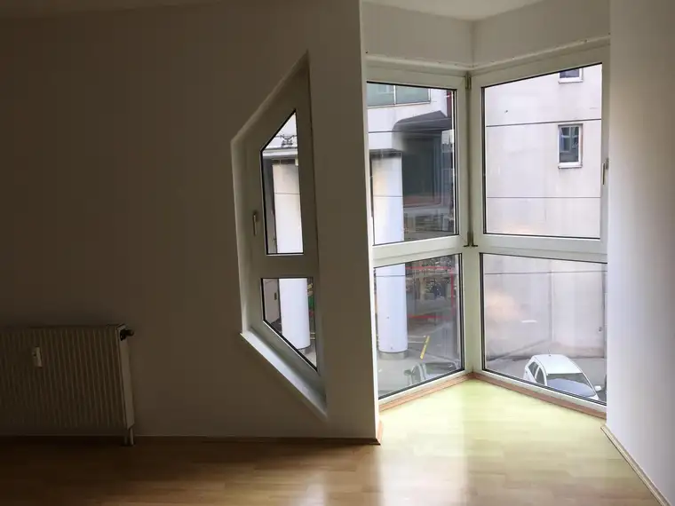 PROVISIONSFREI Ottakringerstrasse, attraktive Grossgarconniere Endstation U3 Nähe