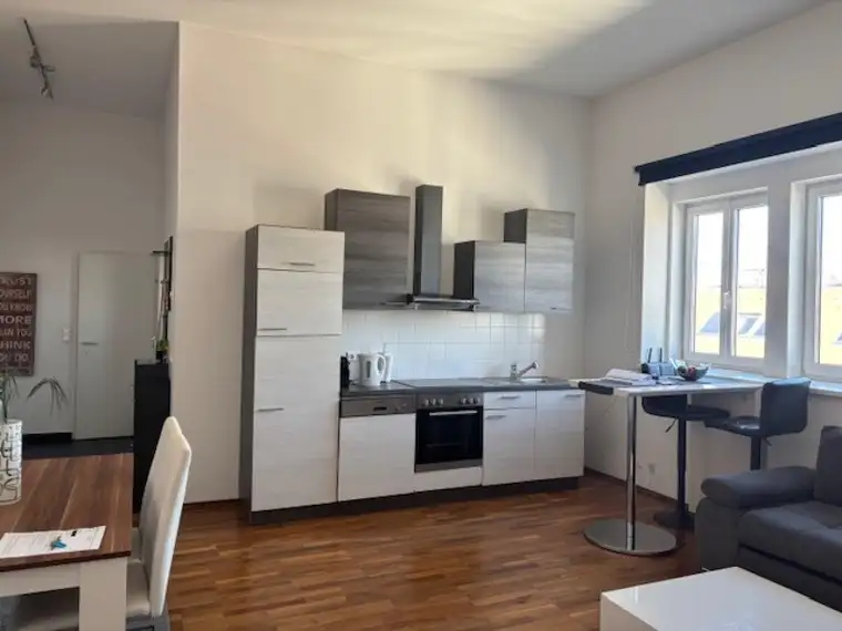 Helle Dachgeschoßwohnung in ruhiger Lage!