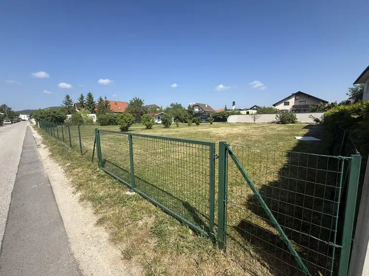 Großzügiges Wohnbaugrundstück in bester Lage – ideal für Villa oder großzügiges Eigenheim