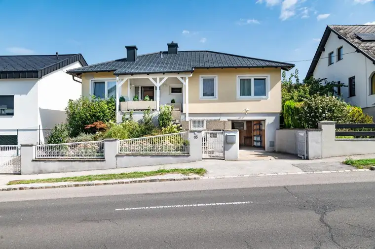 Gelegenheit - Viel Platz zum Leben – gepflegtes Einfamilienhaus mit Garten, Keller und Garage