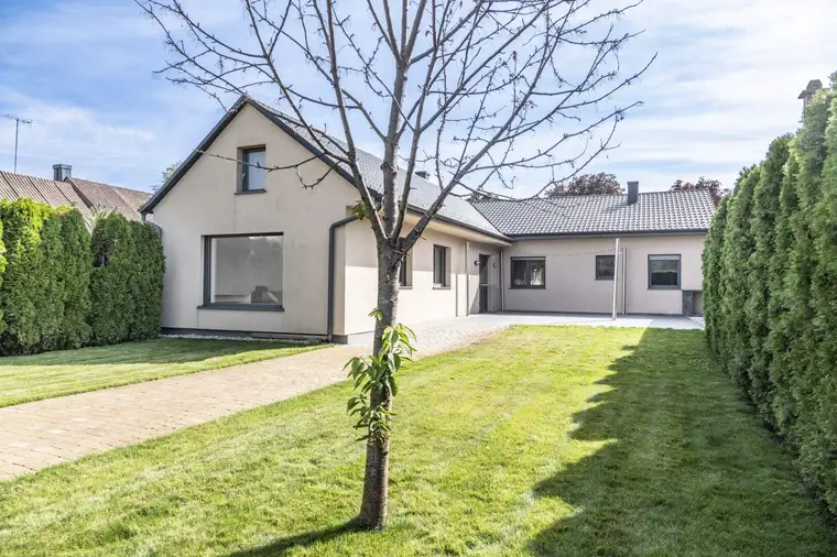 Gelegenheit - Haus mit Gartenidylle, großer Terrasse und vielseitigem Nebengebäude als Doppelgarage oder Hobbyraum