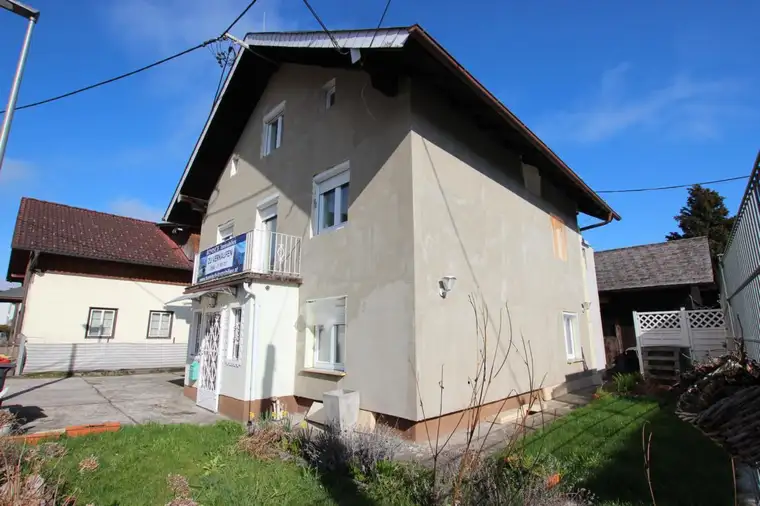 Pinsdorf Zentrum: geräumiges, teilsaniertes Einfamilienhaus mit Garage