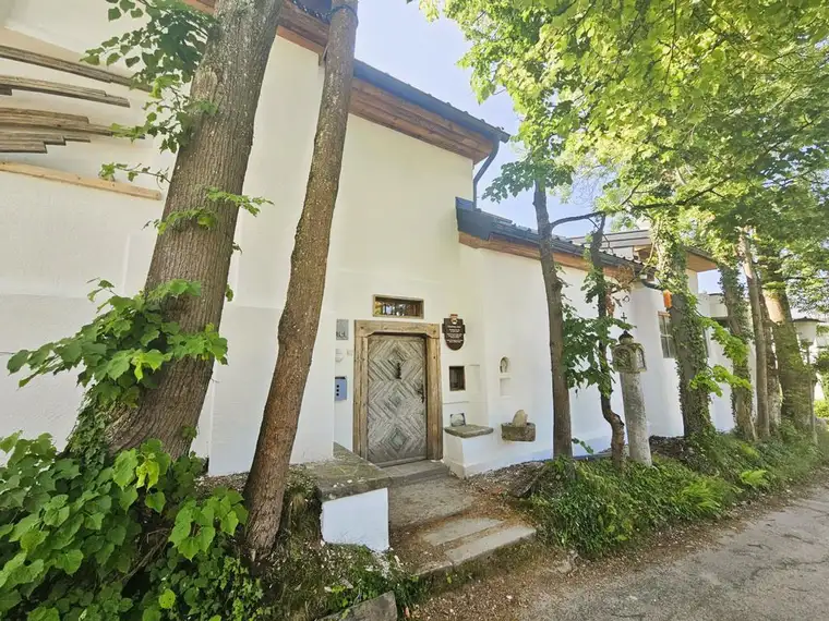 Künstlerhaus in Seenähe – Wohnen mit Geschichte und Seele
