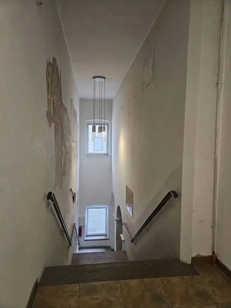 2-Raum Büro in historischem, ehemaligen Direktionsgebäude!