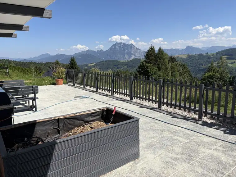 Aussichtslage am Kronberg: 100m² Erdgeschoßwohnung mit großer Terrasse und Gartenanteil. Zweitwohnsitz möglich!