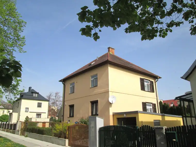 Charmantes Einfamilienhaus in begehrter Lage von Wien - Garten, Garage und vieles mehr!
