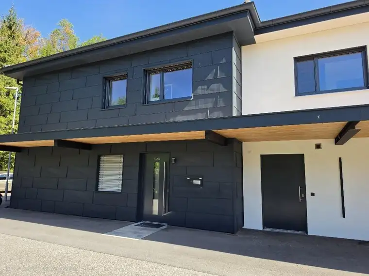 HOLZ. RUHE. FREIRAUM. – 4-ZIMMER-WOHNUNG MIT GROSSZÜGIGEM BALKON IN HARD