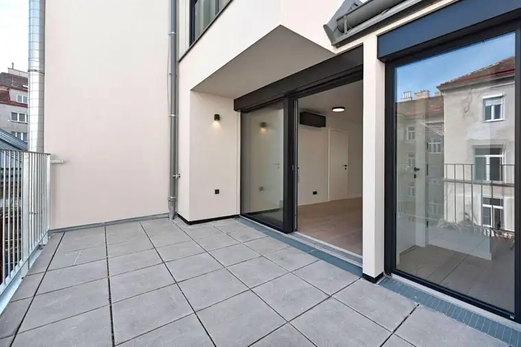Krongasse! Exklusive Erstbezug DG-Terrassenwohnung auf liebevoll saniertem Altbauhaus - Top14