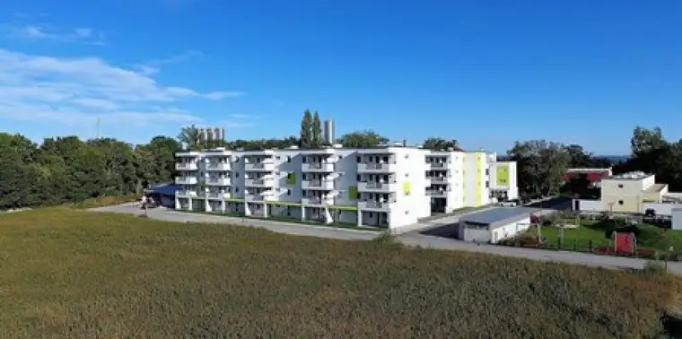 TOP LAGE – Schöne 1-Zimmer-Wohnung mit kleinem Garten und PKW-Stellplatz