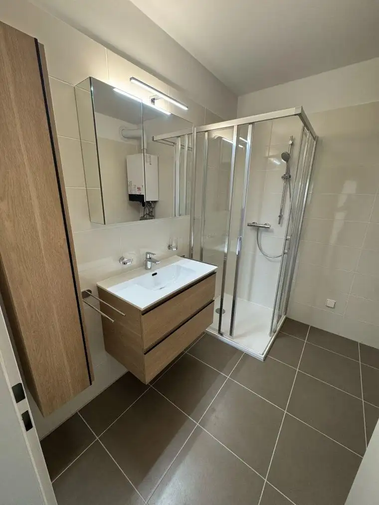 ERSTBEZUG NACH SANIERUNG! Helle 2-Zimmer-Wohnung im 2. Stock ohne Lift