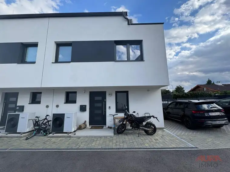 FAMILIENHIT! Moderne NEUBAU-Doppelhaushälfte