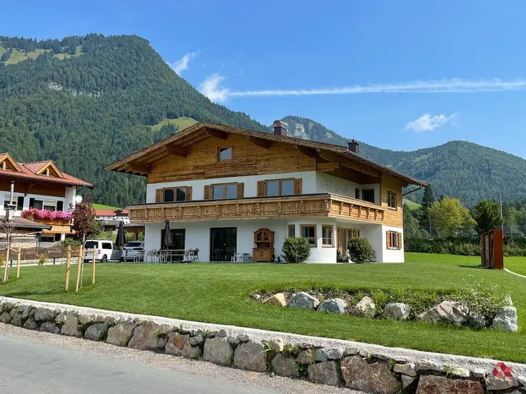 Großes Wohnhaus mit Charme – Perfekt für Familien oder Gastgeber