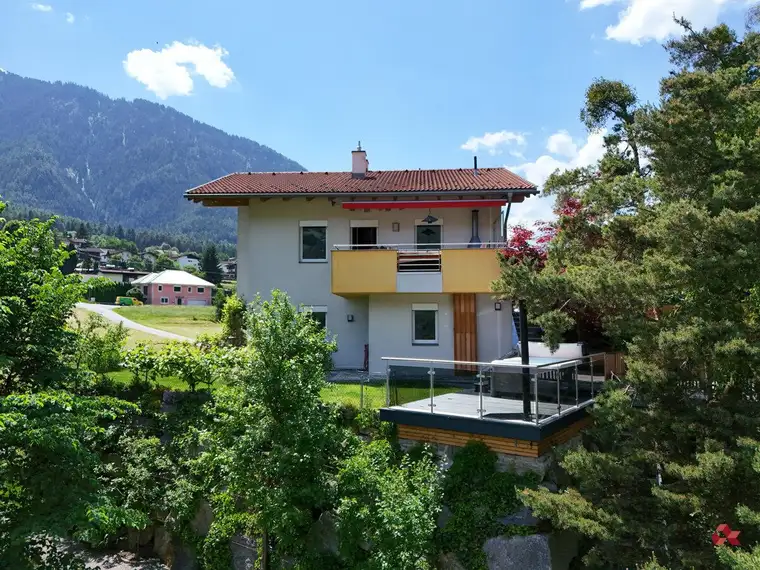 Doppelhaushälfte in Sautens (Ötztal) mit Blickins Grüne und ansprechender Außenanlage
