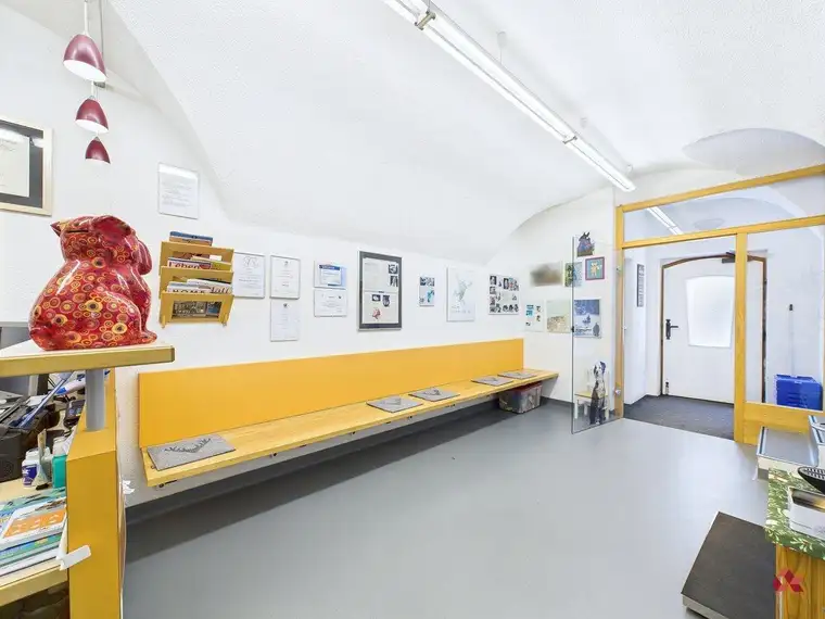 Vielseitig nutzbare Erdgeschossfläche in Zirl – Wohnen oder Arbeiten auf 95 m²
