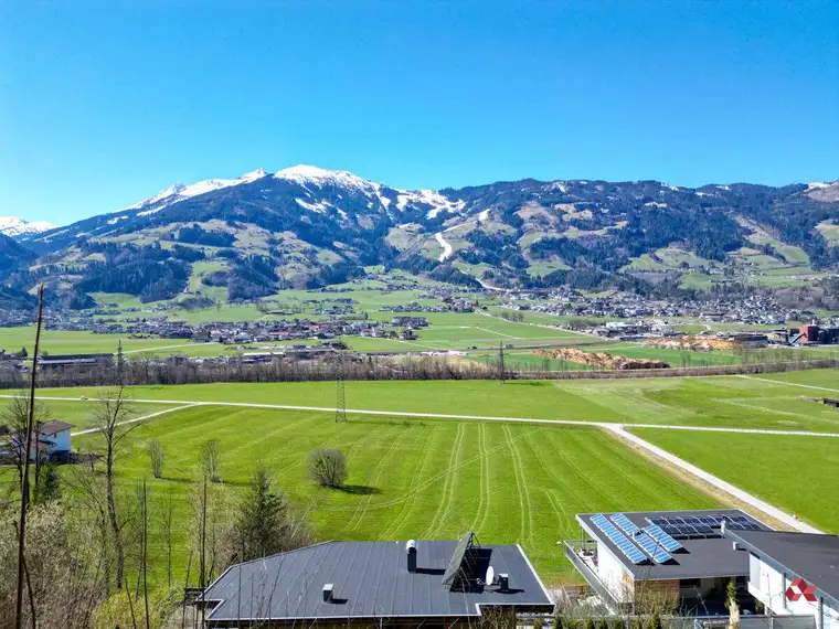 Ruhig gelegenes Hanggrundstück mit Weitblick in Hart im Zillertal zu kaufen