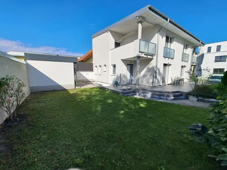 **TOP MODERNES EINFAMILIENHAUS * WFL 180m² * Wohn-Essbereich 70m² * 6 Zimmer**Badner Bahn Station ist 800 Meter enternt