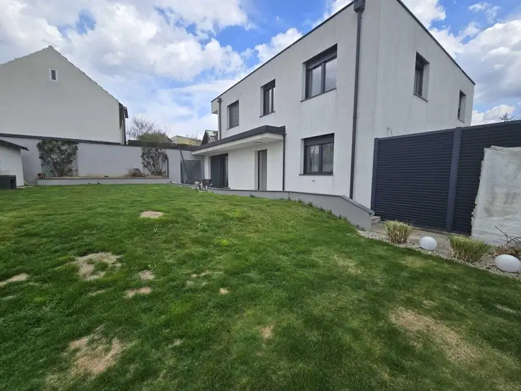 ++ECHTE Traumhaus++ ÜBERZEUGEN SIE SICH SELBST ++ Neuwertiges Reihenhaus mit Garten und 2. Terrassen ++ 30.Min.von Wien entfernt