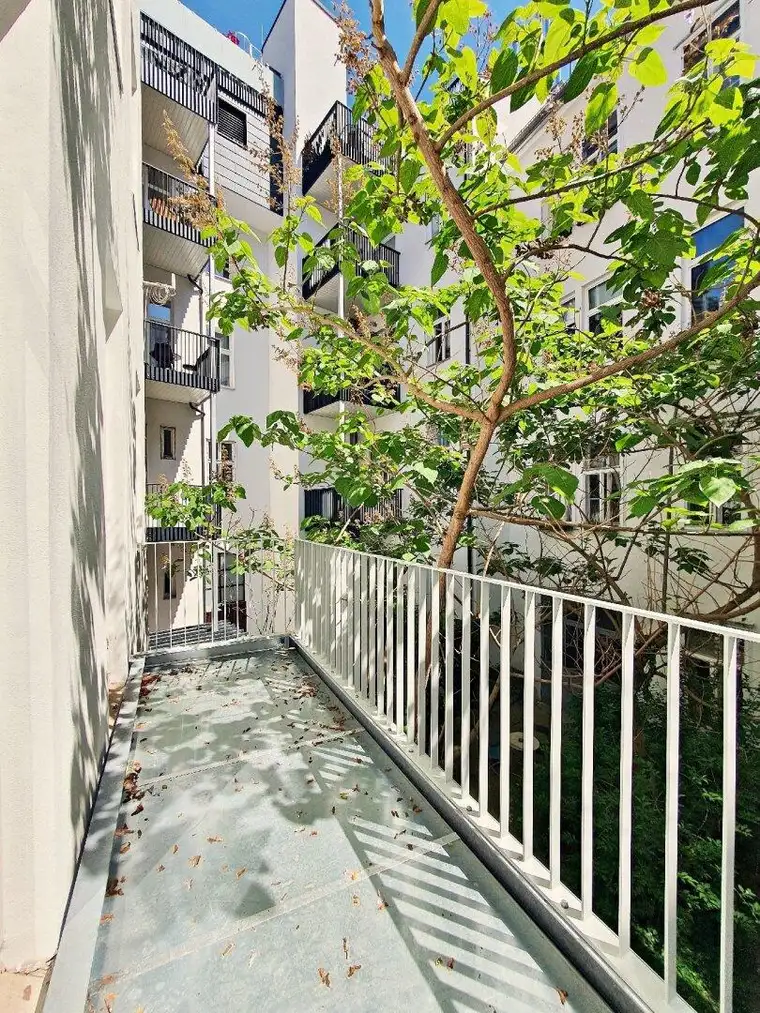 ++NEU++ HIGH-END große 4-Zimmer STILALTBAU-Wohnung plus zwei Balkonen absolut ruhig mit GRÜN-Ausblick! Luxus Erstbezug, in Prime-Location NÄHE Urania! U-BAHN &amp; CAT +++