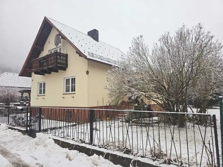 ++ Schnäppchen +Leistbares Wohnglück + Kamin + 4 Zimmer + extra große Küche + 536m² Grundstück + Gute und absolute Ruhelage ++