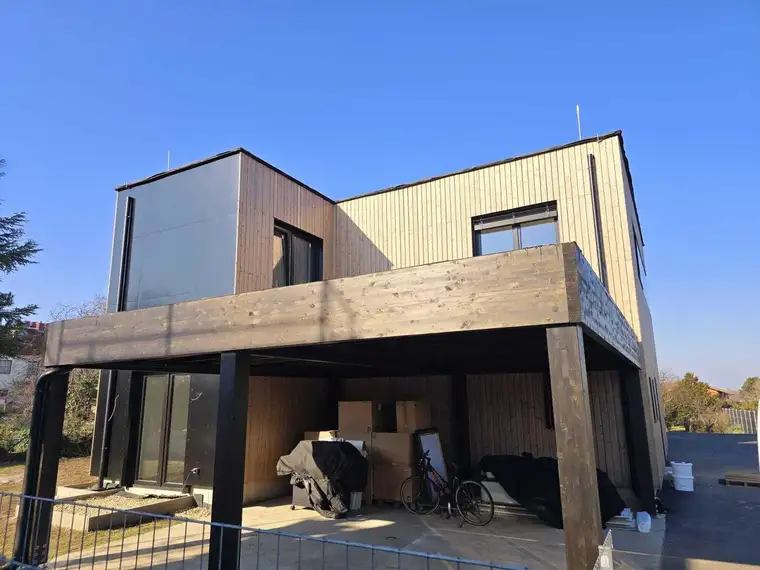 + Das letzte von 4 Häusern + Modern ausgestattetes Einfamilienhaus + Schlüsselfertig + Neubau + NÄHE WIEN + Raumhöhe 3,00m + 4 Zimmer + Wohnessküche ca. 60m² + WFL 155m² + Carport ca. 44m²