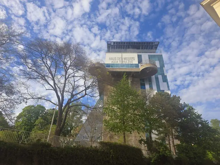 ++ Nur wenige Schritte vom Haus des Meeres und Mariahilfer Straße entfernt + Moderne Terrassenwohnung 62m², 1060 Wien – Top Ausstattung, Fußbodenheizung/Klima/Lift ++