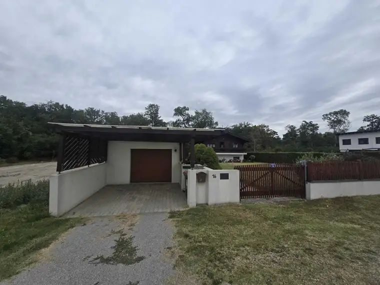 +Haus nahe Schloss Eckartsau: 965m² Grund, 4-Zimmer-Haus mit Wohn-Essküche,+ Kamin &amp; Sauna+ Garage+