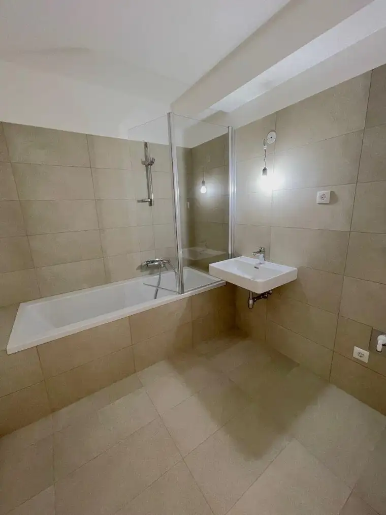 Charmante 2-Zimmer Wohnung mit Balkon 4,05m² in 1220 Wien – 48,18 m² + Nahe U2-Station Seestadt +