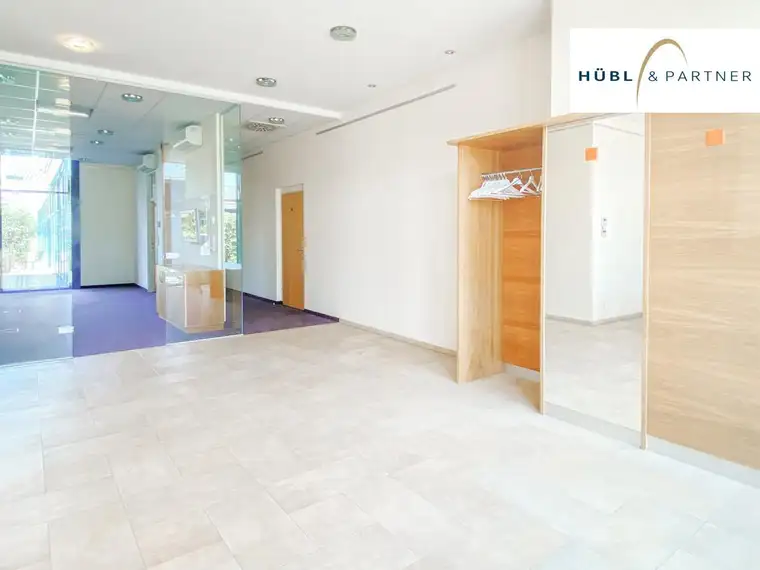 Repräsentative Gewerbefläche 295m² mit großer Terrasse in Frequenzlage – Attemsgasse 7 | 1220 Wien