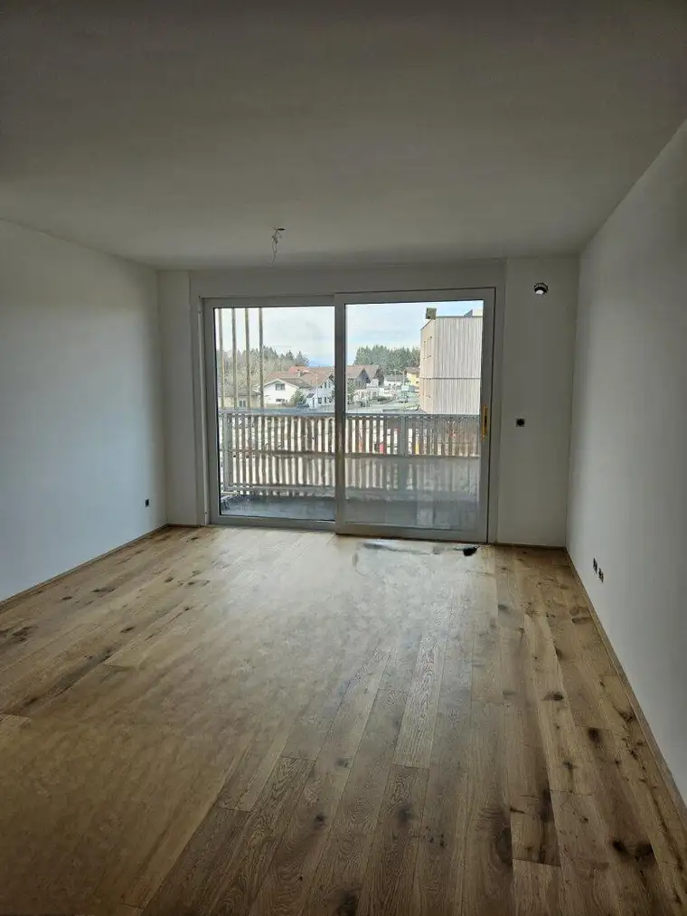 2 Zimmer Wohnung mit Balkon in Bürmoos