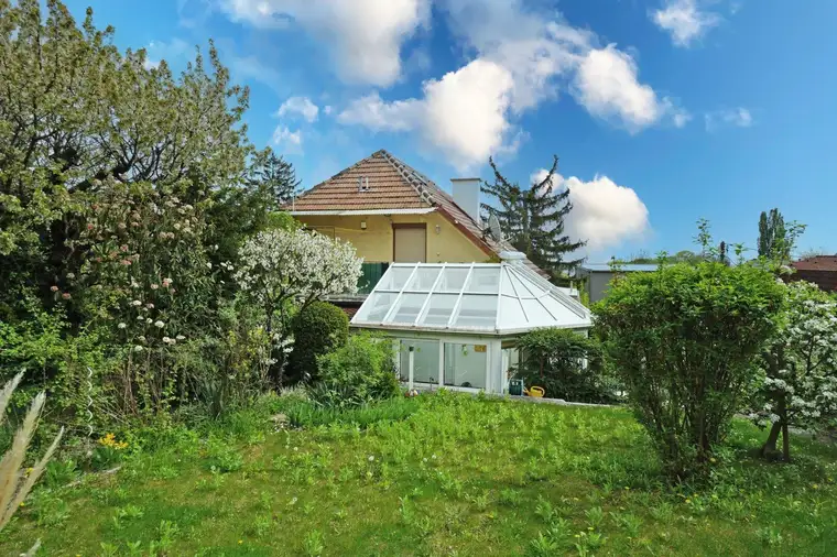Entzückendes Einfamilienhaus in gekuppelter Bauweise in ruhiger Gartensiedlung Nähe Steinhofgründe