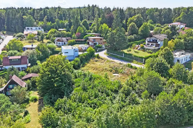 Fabelhaftes Grundstück mit Seeblick in begehrter Toplage am Bartberg