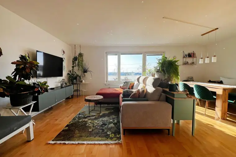Reizendes Dachgeschoß-Juwel: zwei Terrassen und Kahlenbergblick in Floridsdorf