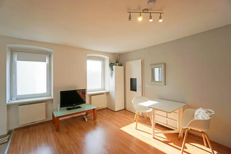 Pärchen und Starter aufgepasst! Entzückende Dachgeschoß-Garconniere mit Lift
