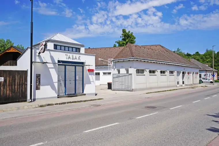 Für Bauträger! Wohn- und Geschäftsbaugrund im Pressbaumer Kerngebiet