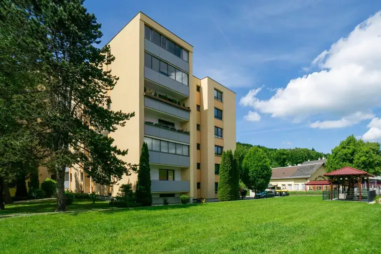 3-Zimmer-Miete mit grünem Fernblick im Stadtzentrum von Pressbaum