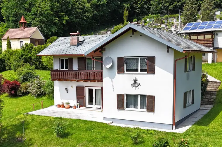 Einfamilienhaus auf sonnigem Doppelgrundstück in fabelhafter Aussichtslage