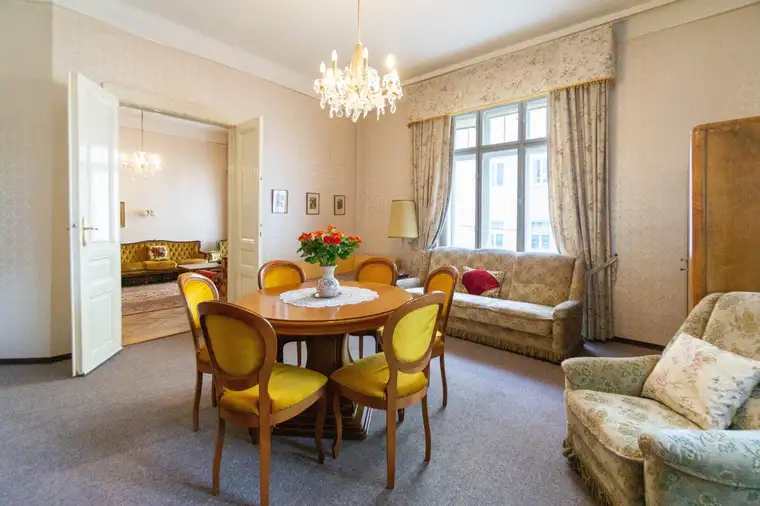 Währinger Altbauperle! 2 Zimmer in begehrter Lage beim AKH