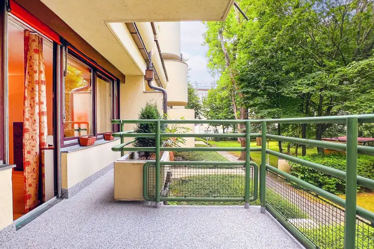 Familienfreundliche, barrierefreie 3-Zimmer-Wohnung mit Loggia &amp; Hallenbad nahe U4-Hütteldorf
