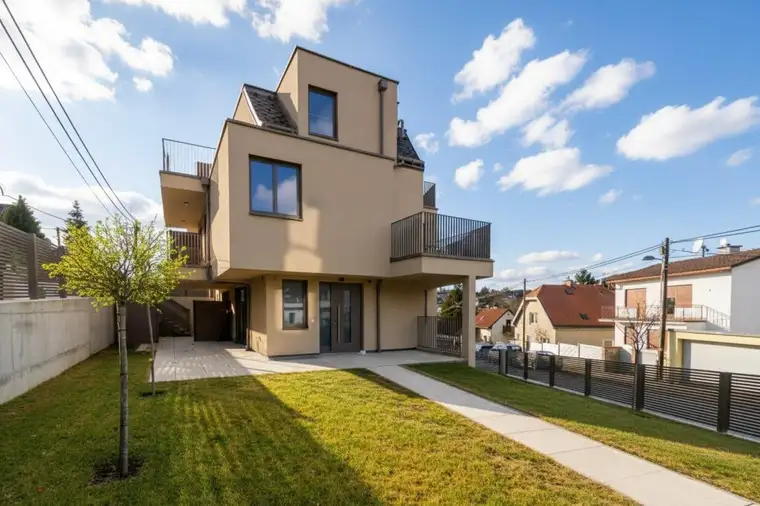 MIETE! Neubau-Doppelhaushälfte mit Garten am Satzberg