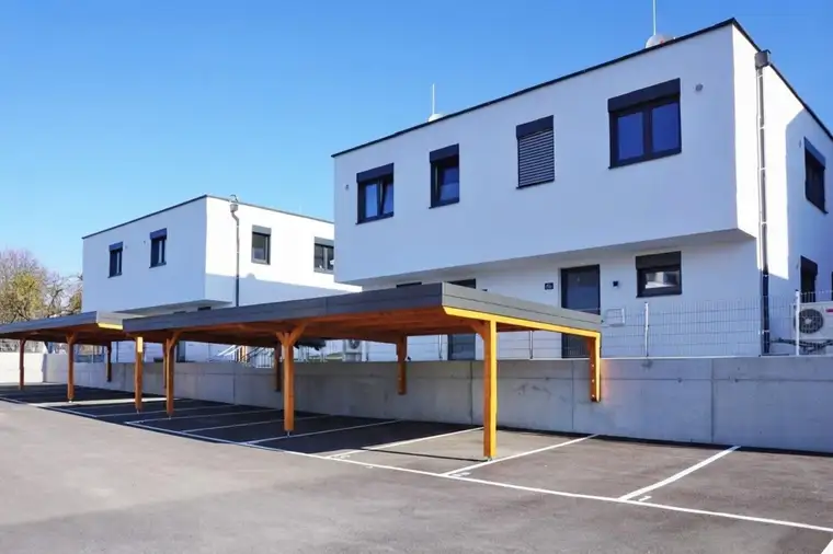 Moderne Doppelhaushälfte in Gablitz – 100 m² ERSTBEZUG mit Terrasse, Garten und 2 Carportplätzen