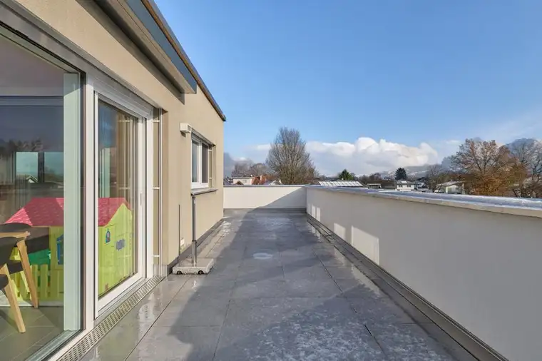 Modernes, lichtdurchflutetes Penthouse in exklusiver Kleinwohnanlage