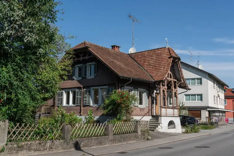 Preiswerte Liegenschaft in zentraler Lage