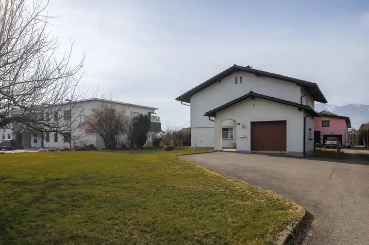 Einfamilienhaus mit großem Grund - Baumischgebiet