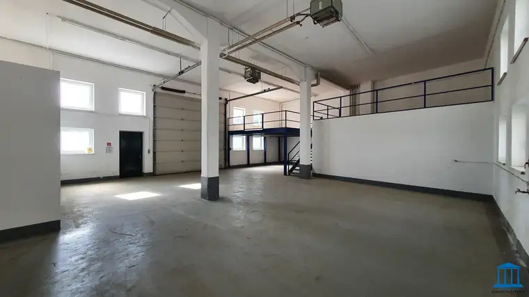 Helle Büroflächen mit Lagerhalle nähe Auge Gottes - inkl. eigenem Parkplatz!
