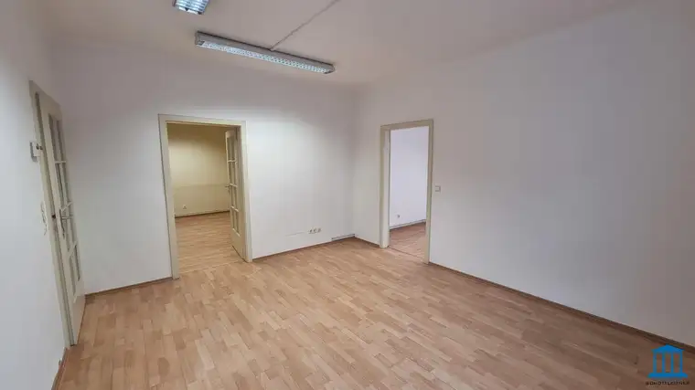 Hauptplatznahes Büro in absoluter Frequenzlage - nahe Busstation
