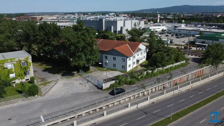 Neuwertige Büro-/ Gewerbeflächen direkt an der B17