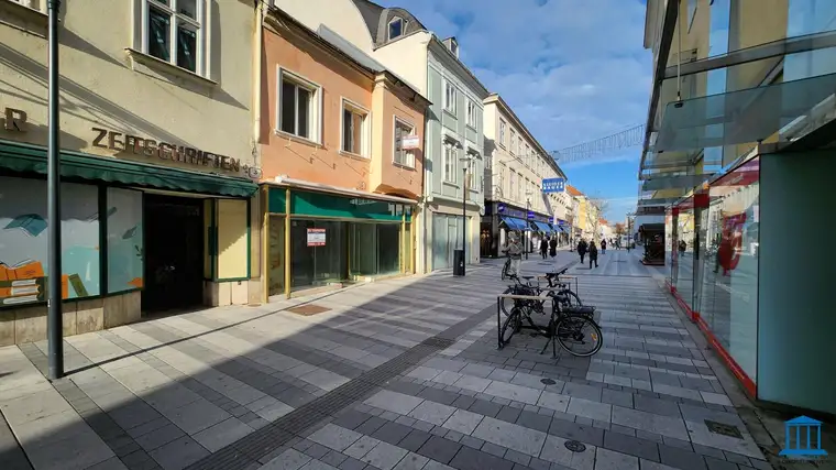 Hauplatznahes Geschäftslokal mit vielfältigen Möglichkeiten - zwei Etagen für einen Mieter!