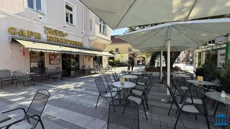 Übernahme von traditionsreicher Café-Konditorei mit eigener Backstube und Gastgarten