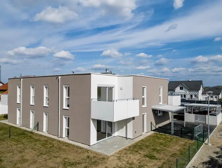 Sierndorf/Jedenspeigen. Junges Wohnen - geförderte 3 Zimmer Mietwohnung | 197 m² Garten.