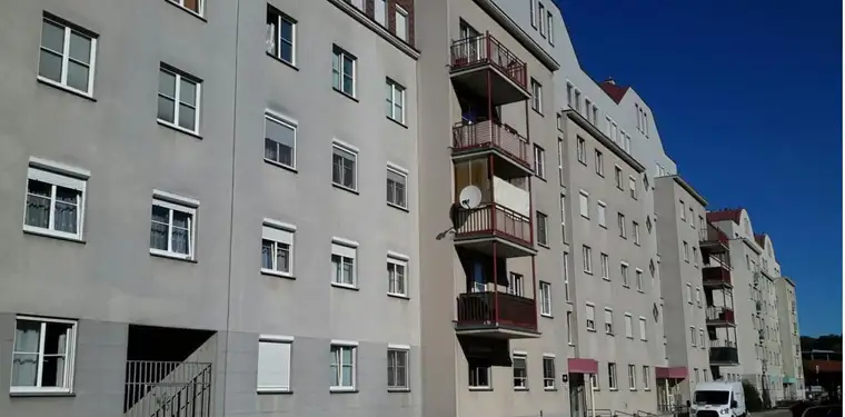 St. Pölten-Traisenpark. Top 1/17. Mietwohnung 3 Zimmer | Balkon.